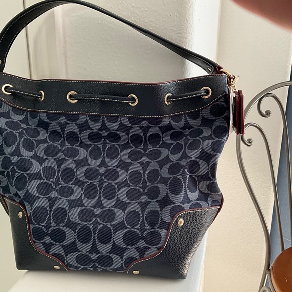 Brand new with tags coach bucket bag. - Picture 3 of 11